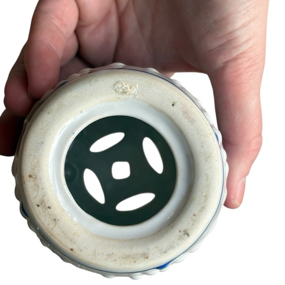 Chinoiserie Blue &White Porcelain Mini Garden Stool Plant Stand Potpourri Holder - Picture 9 of 11